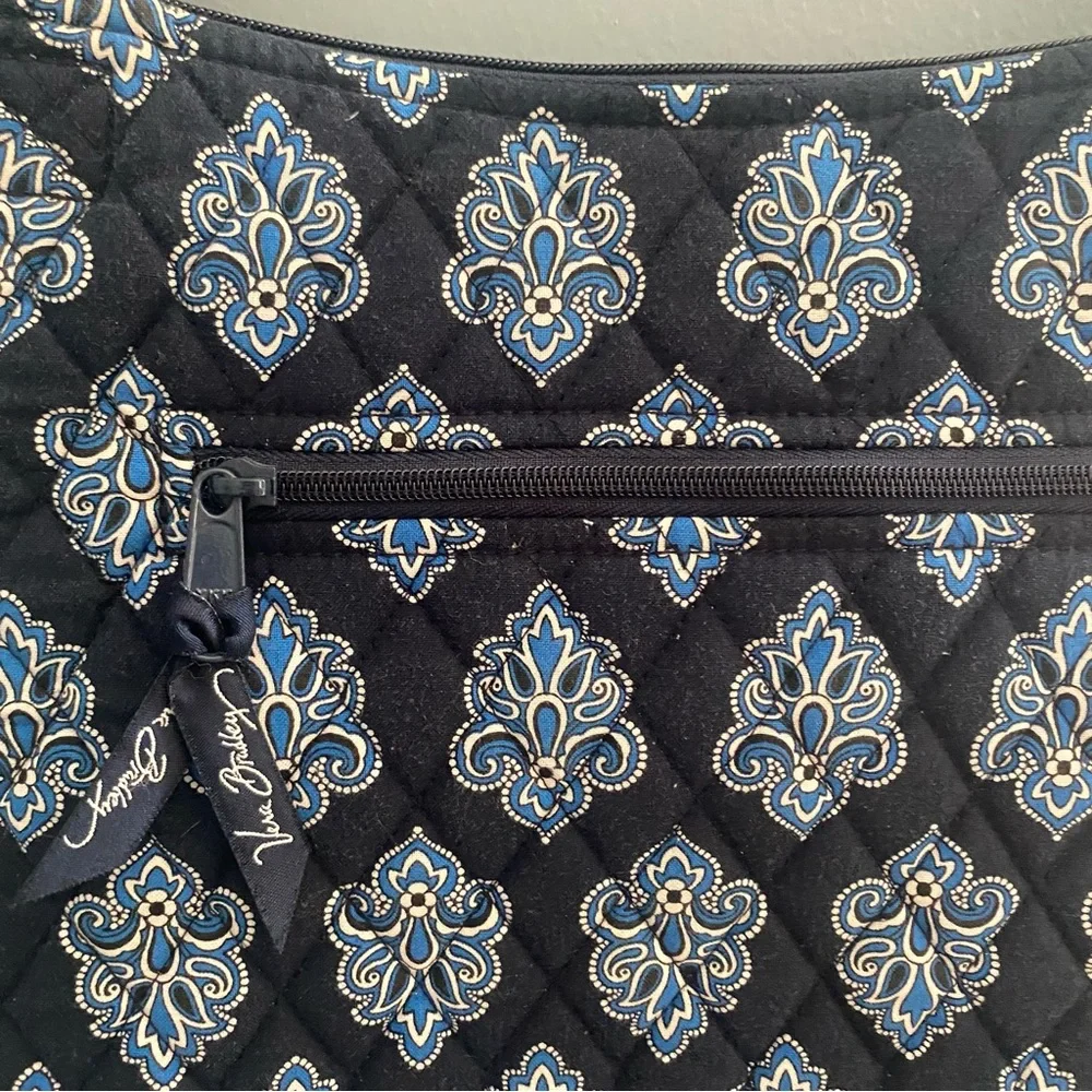Vera Bradley Crossbody Blue Paisley Front Pocket Adjustable Strap Bag Purse
